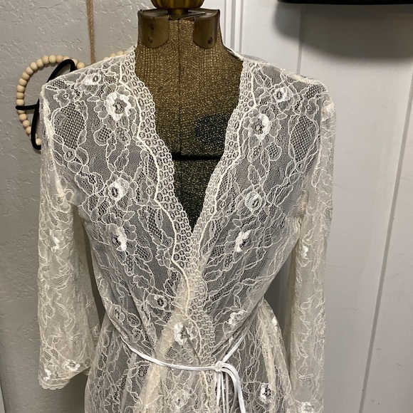 LINEA DONATELLA LACEY ROBE SMALL - Picture 2 of 13